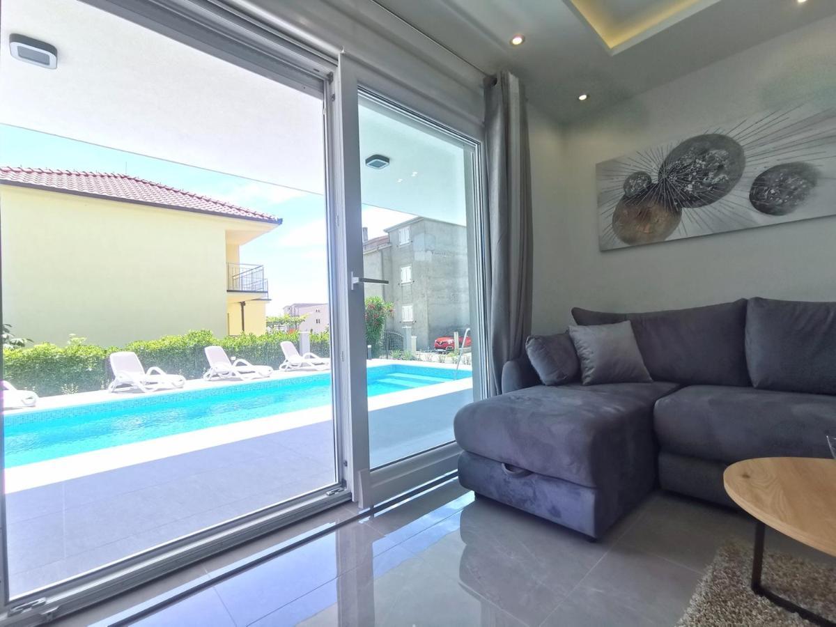 Seka Apartments With A Pool Kaštela Zewnętrze zdjęcie