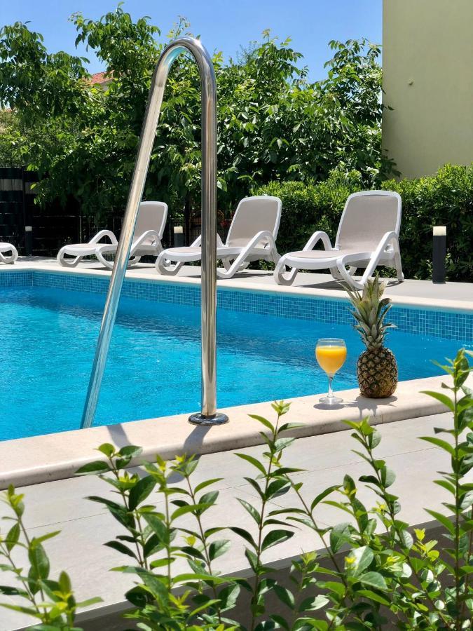 Seka Apartments With A Pool Kaštela Zewnętrze zdjęcie