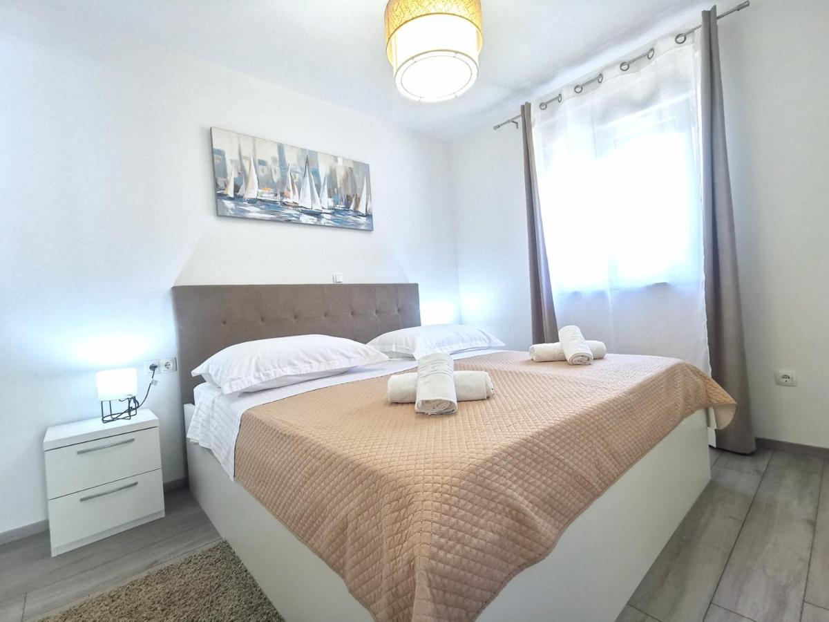 Seka Apartments With A Pool Kaštela Zewnętrze zdjęcie