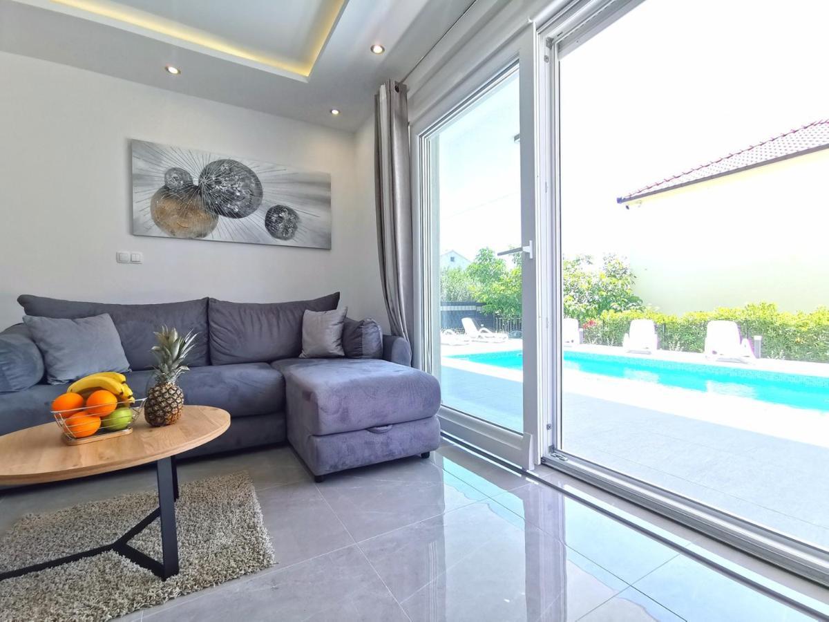 Seka Apartments With A Pool Kaštela Zewnętrze zdjęcie